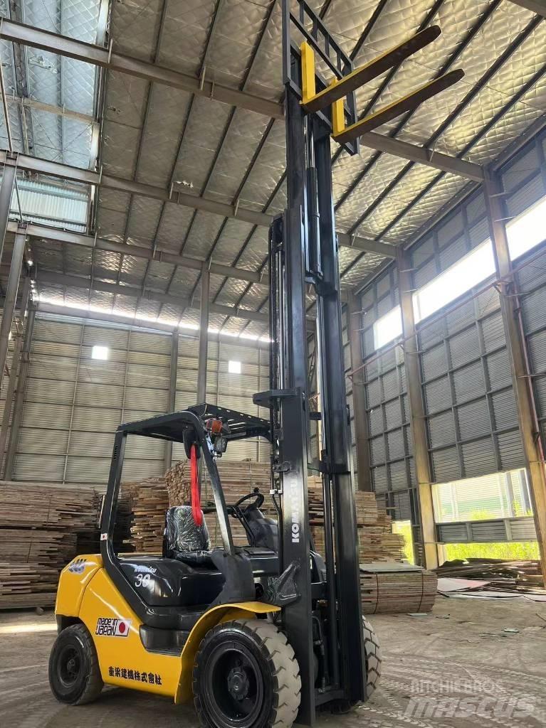 Komatsu FD 30 T-17 Dizelski viličari