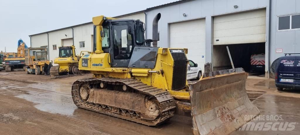 Komatsu D 61 EX-15 Buldožeri gusjeničari