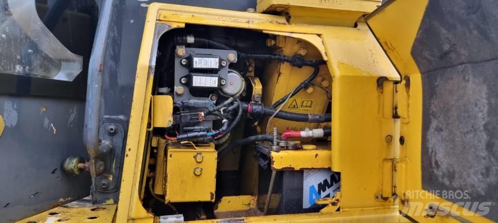 Komatsu D 61 EX-15 Buldožeri gusjeničari