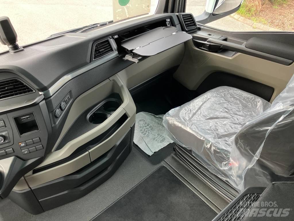 MAN TGX 26.520 Rol kiper kamioni s kukama za dizanje