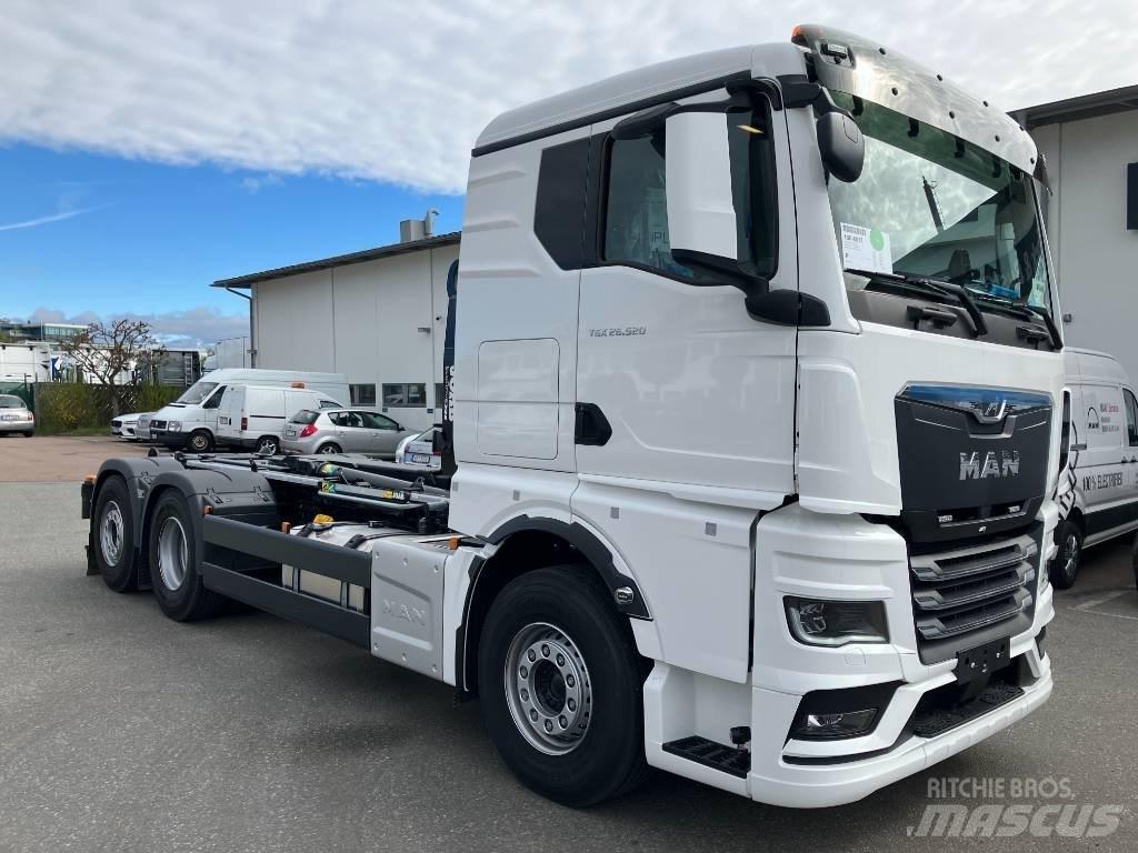 MAN TGX 26.520 Rol kiper kamioni s kukama za dizanje