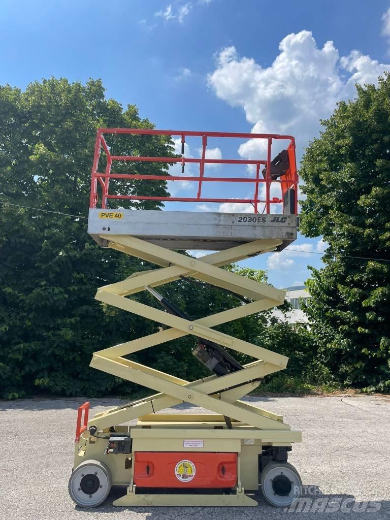 JLG 2030 ES Škaraste platforme