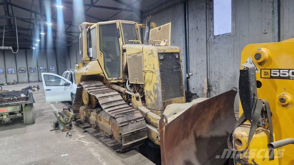 CAT D5 FOR PARTS Buldožeri gusjeničari