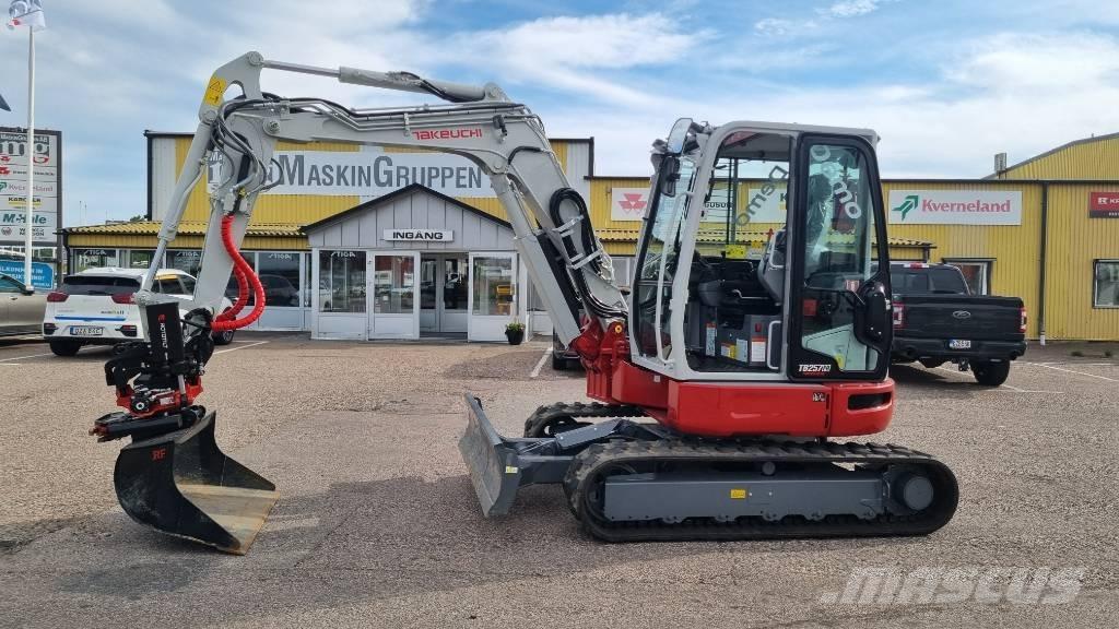 Takeuchi TB 257 FR Mini bageri <7t