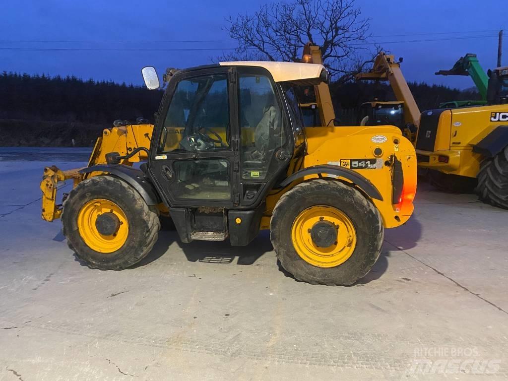 JCB 541-70 Poljoprivredni teleskopski utovarivači
