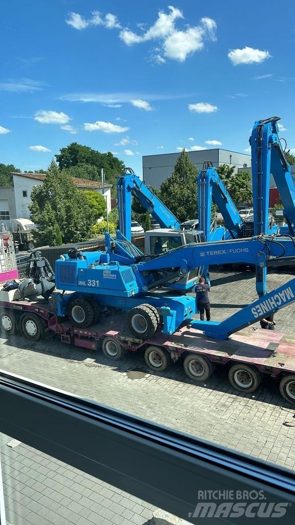 Fuchs MHL 331 C Bageri za manipuliranje materijalom / otpadom