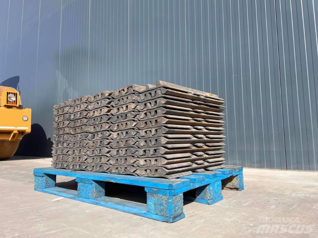 JCB JS240 Gusjenice