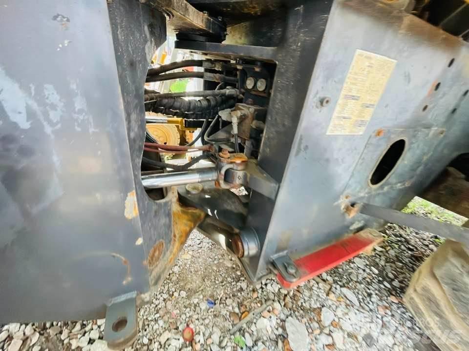 Komatsu WA320 Utovarivači na kotačima