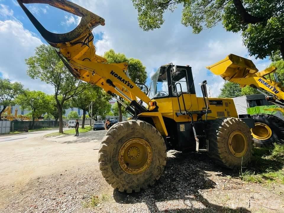 Komatsu WA320 Utovarivači na kotačima