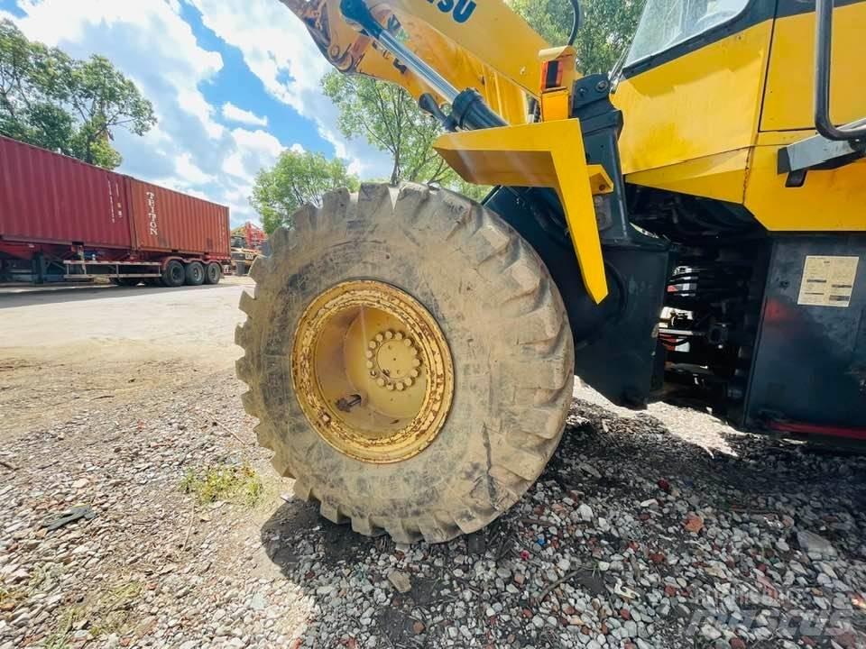 Komatsu WA320 Utovarivači na kotačima