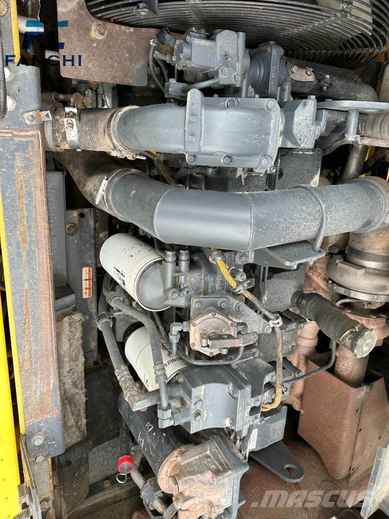 Komatsu PC 450-8 Bageri gusjeničari
