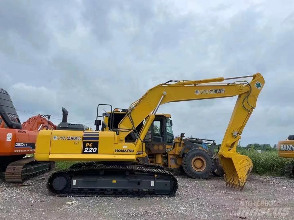 Komatsu PC220-8 Bageri gusjeničari