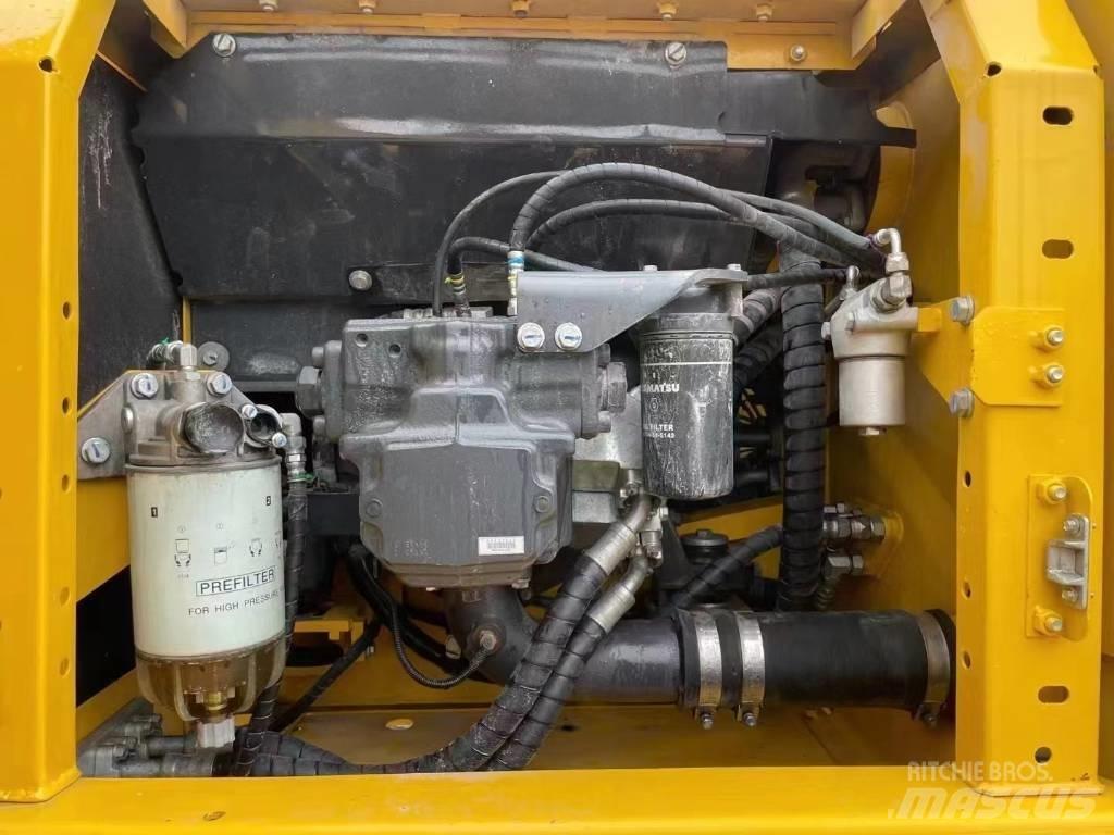 Komatsu PC220-8 Bageri gusjeničari