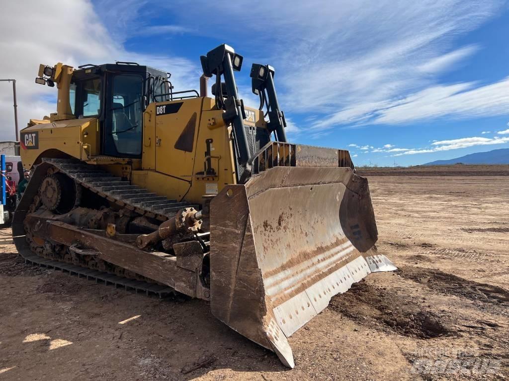 CAT D 8 T Buldožeri gusjeničari