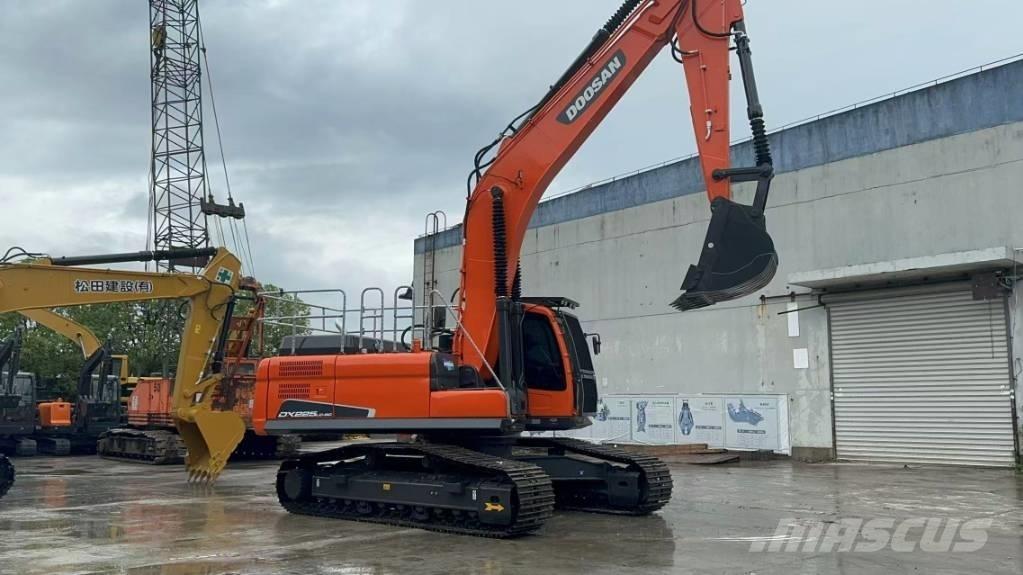 Doosan DX 225 LC Bageri gusjeničari