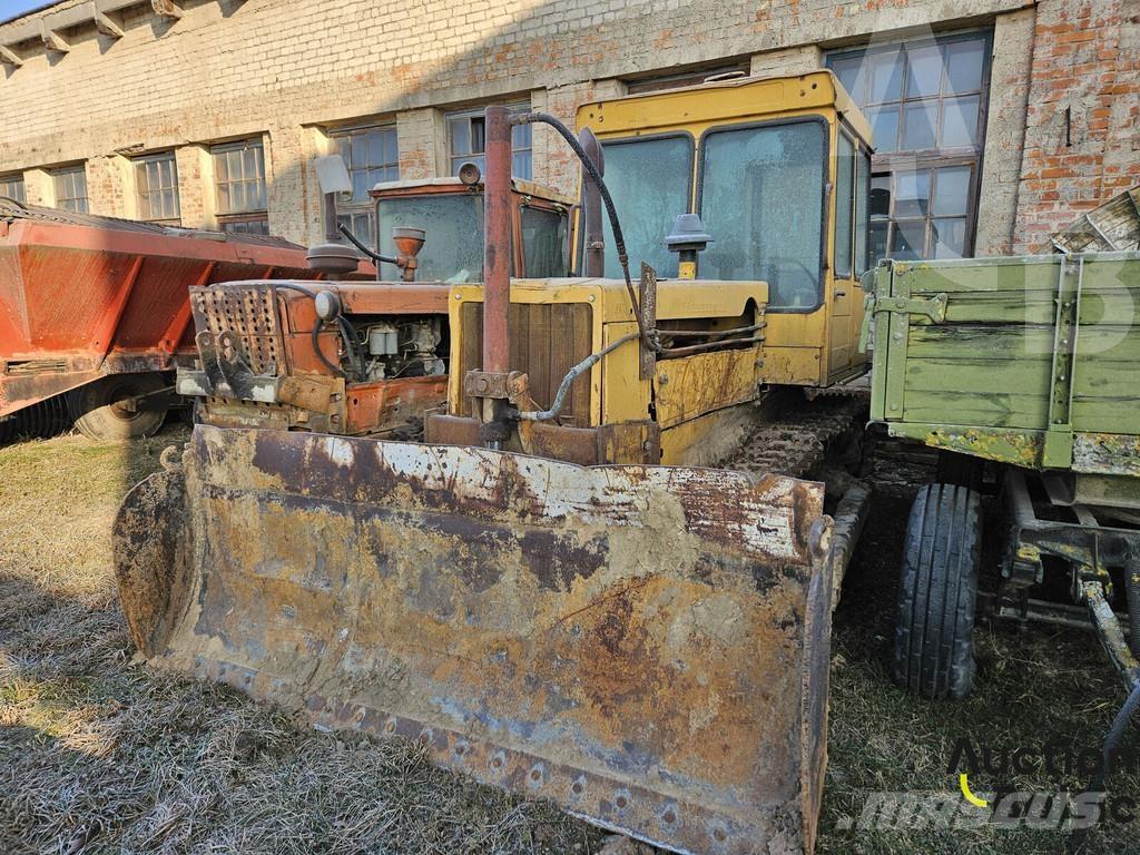  Onbekend DT-75 Traktori