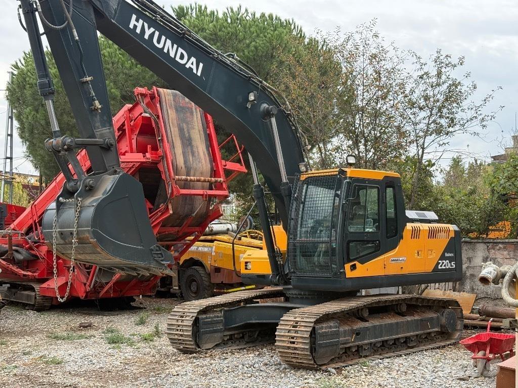 Hyundai Robex 220 LS Bageri gusjeničari