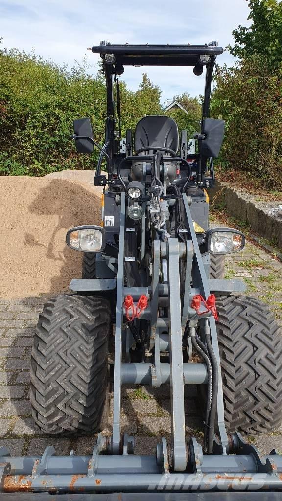 GiANT G 2300 X-tra Utovarivači na kotačima