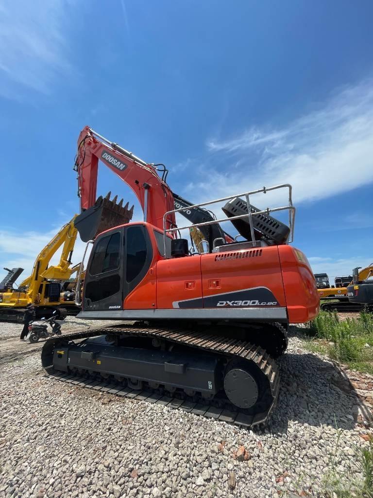 Doosan DX 300 LC Bageri gusjeničari