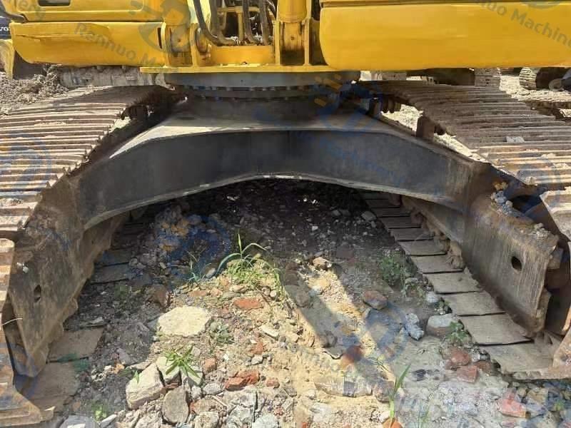 Komatsu PC220-7 Bageri gusjeničari