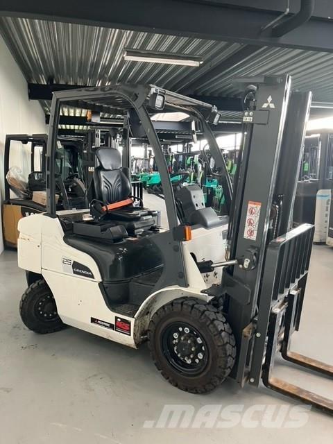 Mitsubishi FD25N3 Dizelski viličari