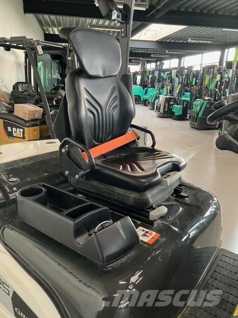 Mitsubishi FD25N3 Dizelski viličari