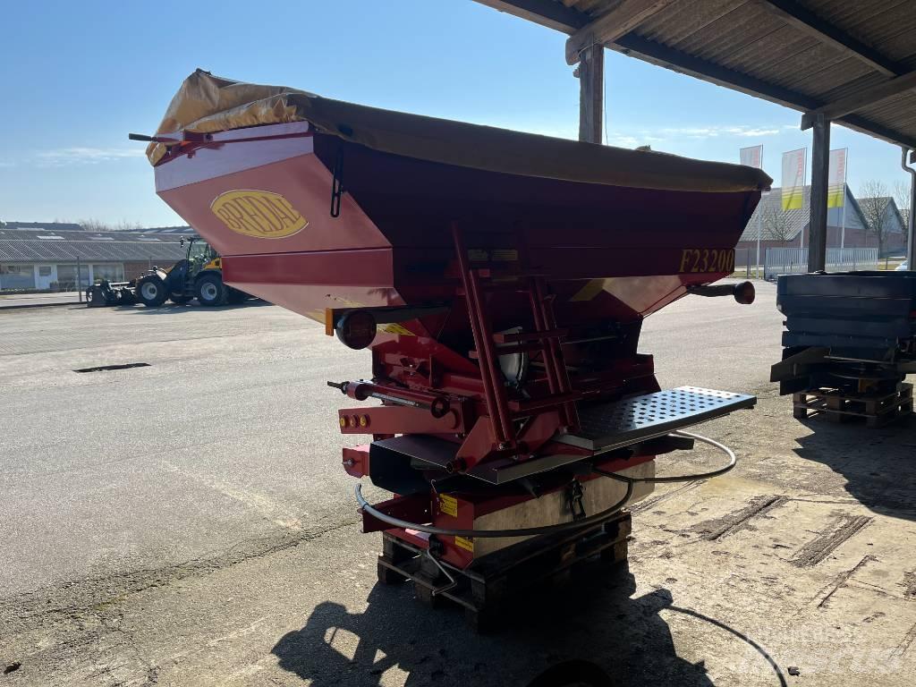 Bredal F2 3200 Rasipači gnojiva