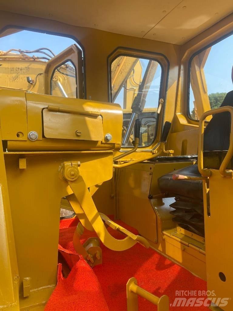CAT D 8 K Buldožeri gusjeničari