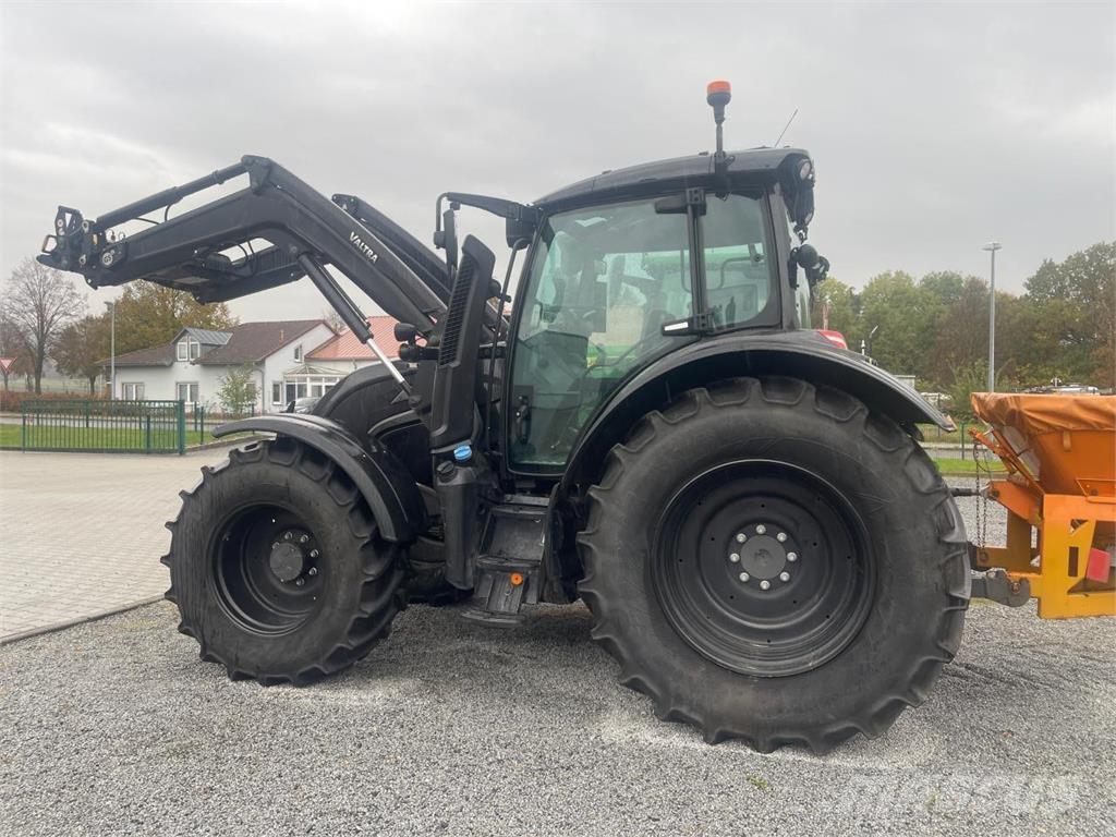 Valtra N 175 Traktori