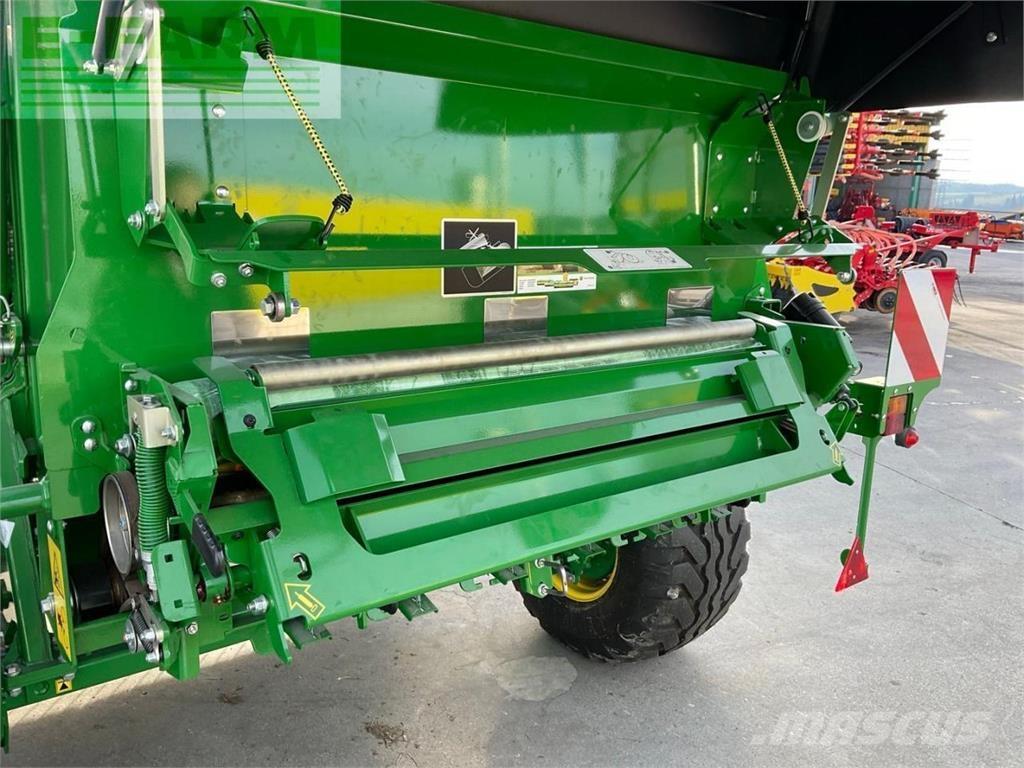 John Deere V451 M Balirke za kockaste bale