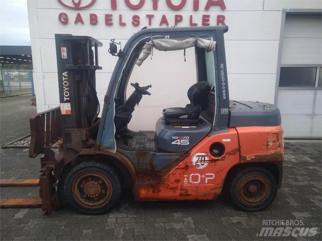 Toyota 40-8FD40N Dizelski viličari