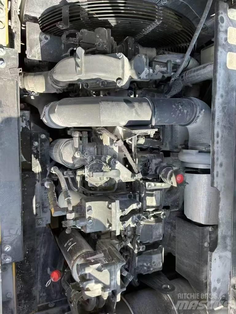 Komatsu 450LC-8 Bageri gusjeničari