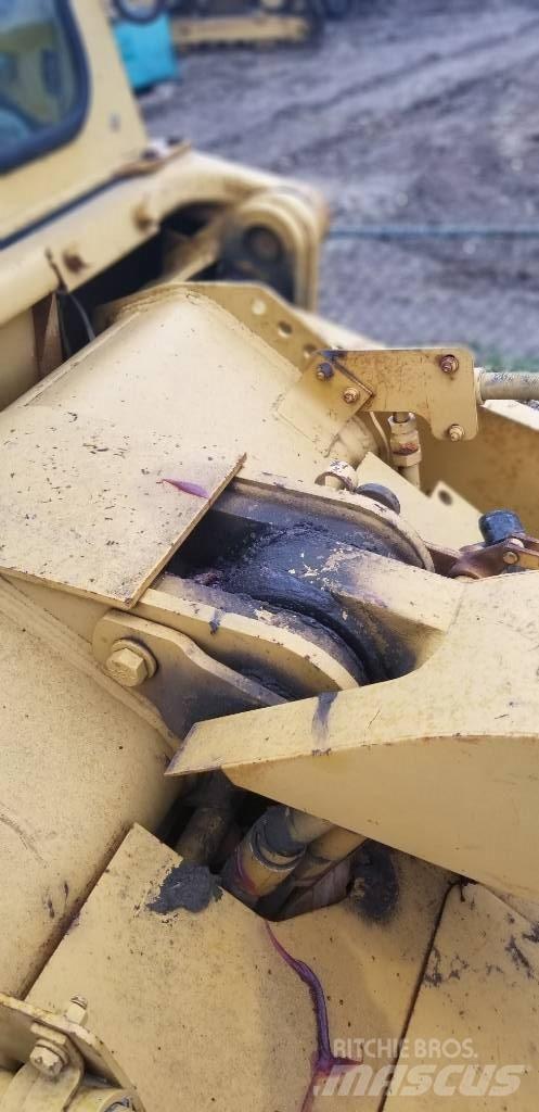 CAT 953 Utovarivači gusjeničari