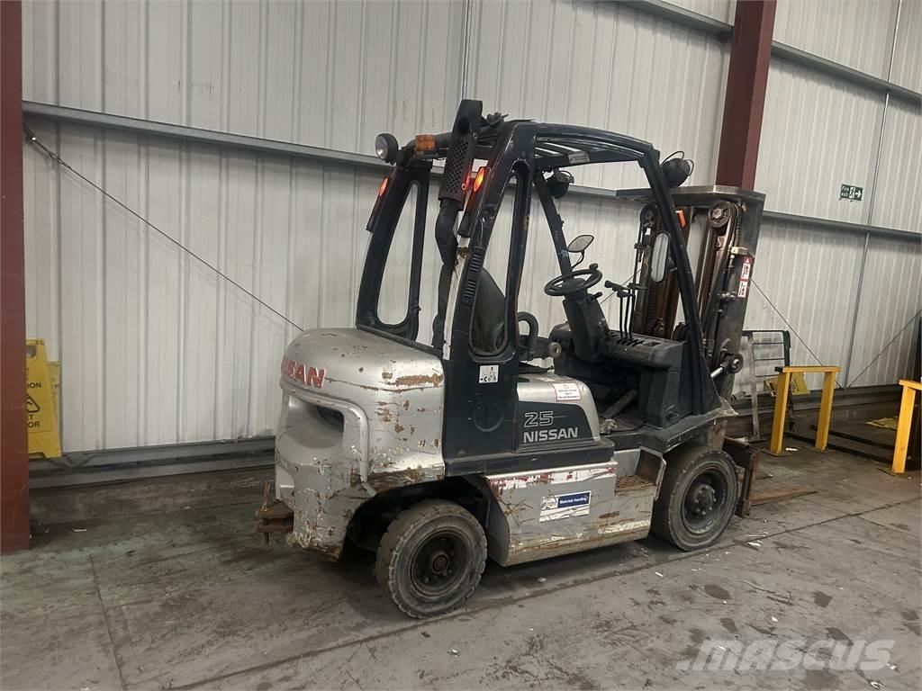 Nissan FD02A25Q Dizelski viličari