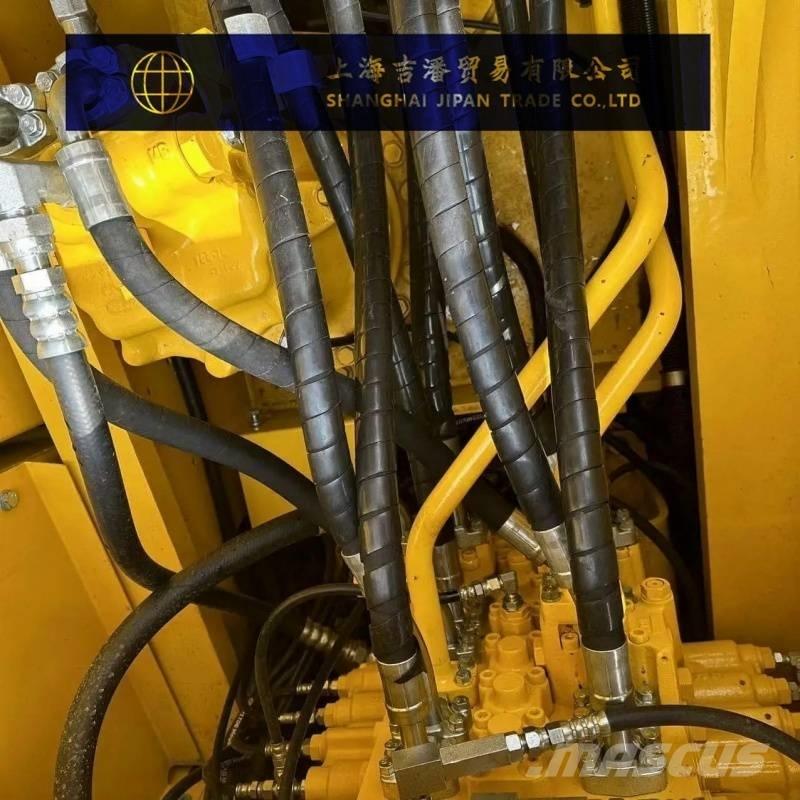 Komatsu PC 220 Bageri gusjeničari