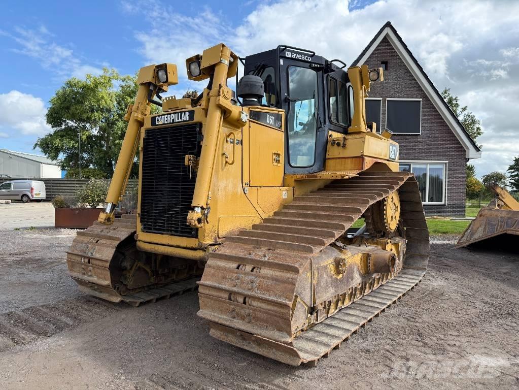 CAT D 6 T LGP Buldožeri gusjeničari