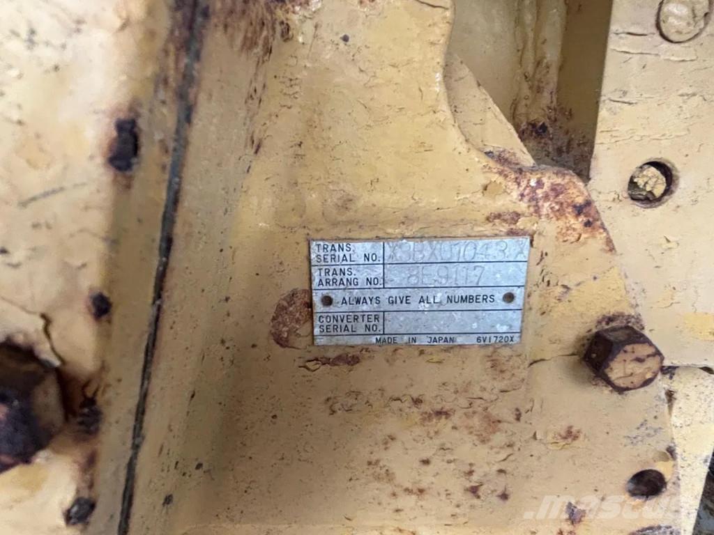 CAT D5H Buldožeri gusjeničari