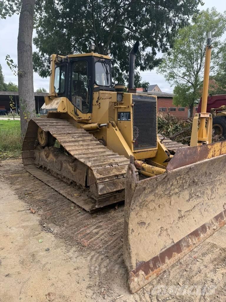 CAT D5H Buldožeri gusjeničari