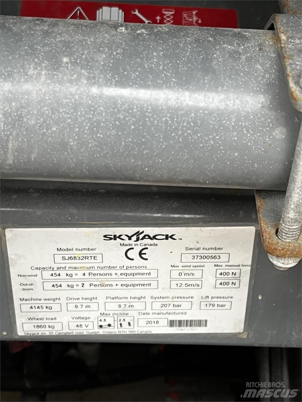 SkyJack SJ 6832 RTE Škaraste platforme