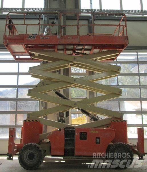 JLG 4394RT, 4x4 Škaraste platforme