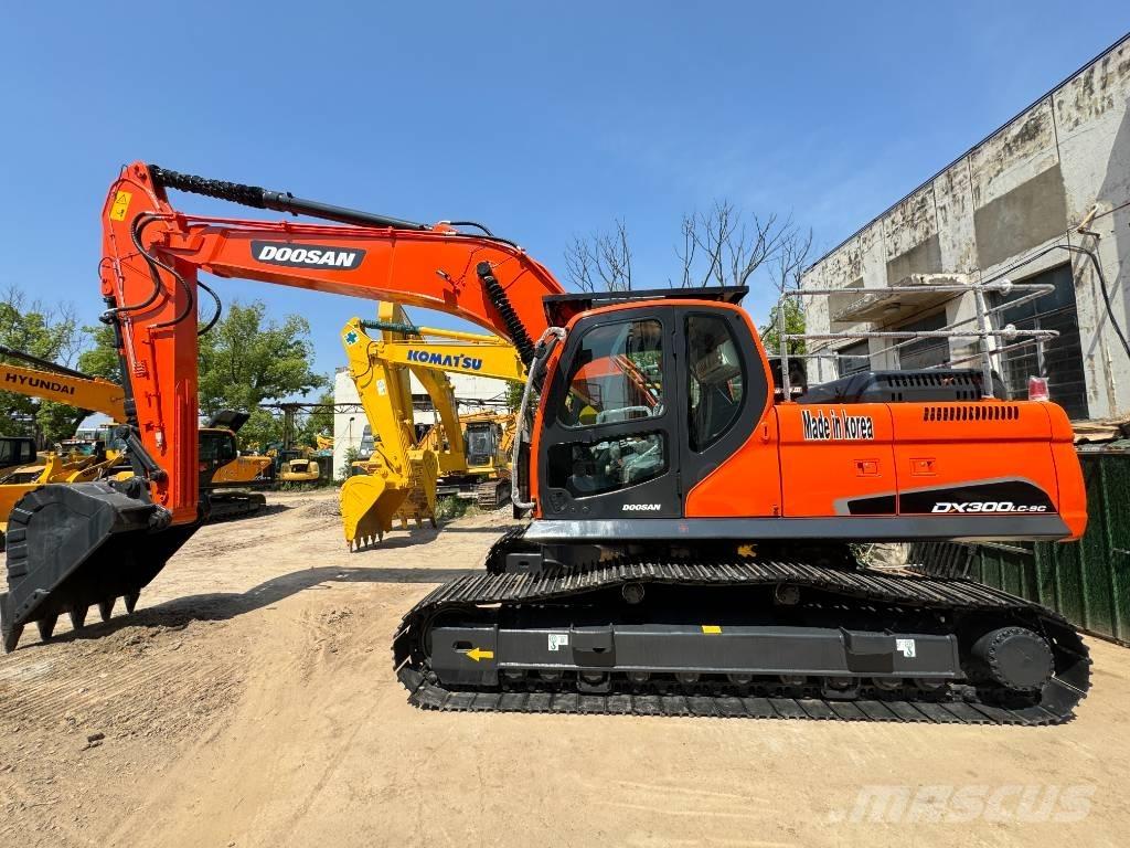 Doosan DX 300 LC-9S Bageri gusjeničari