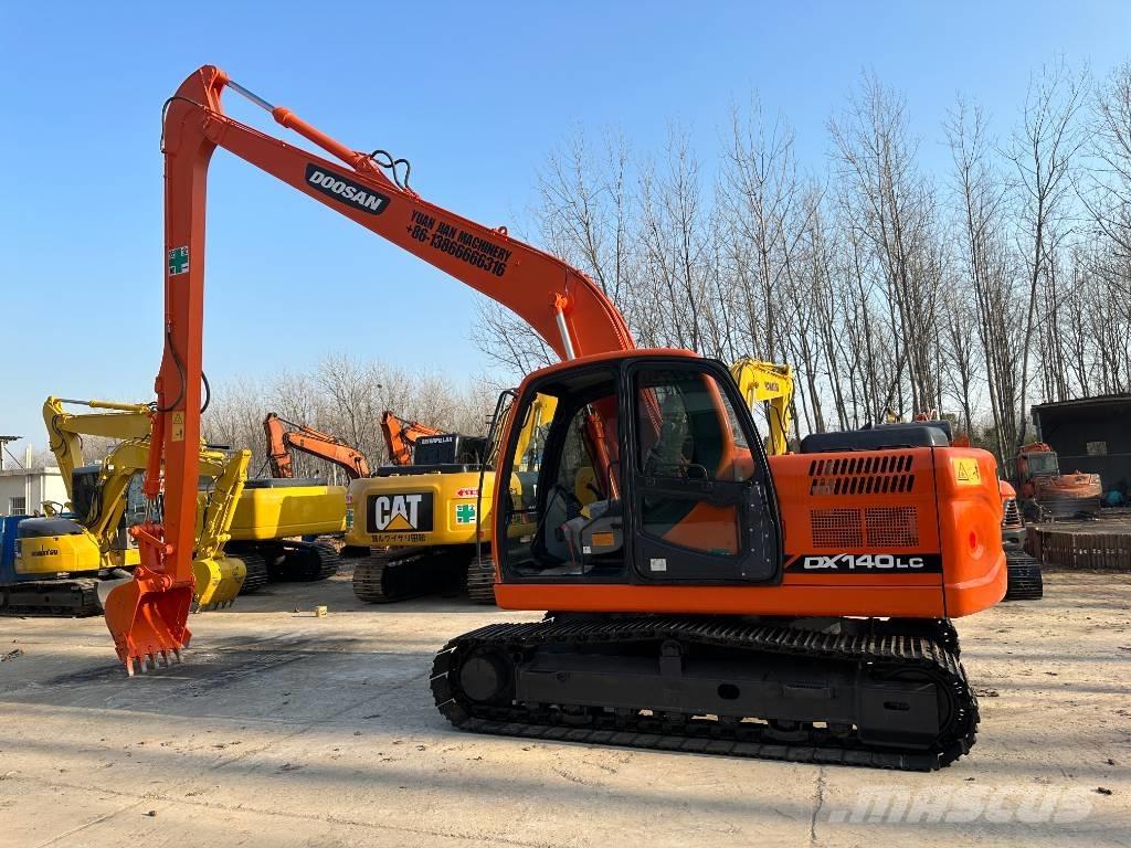 Doosan DX140LC Bageri gusjeničari