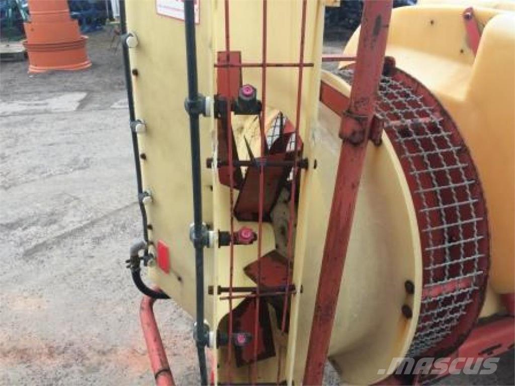 Holder NI 1000 Vučene prskalice