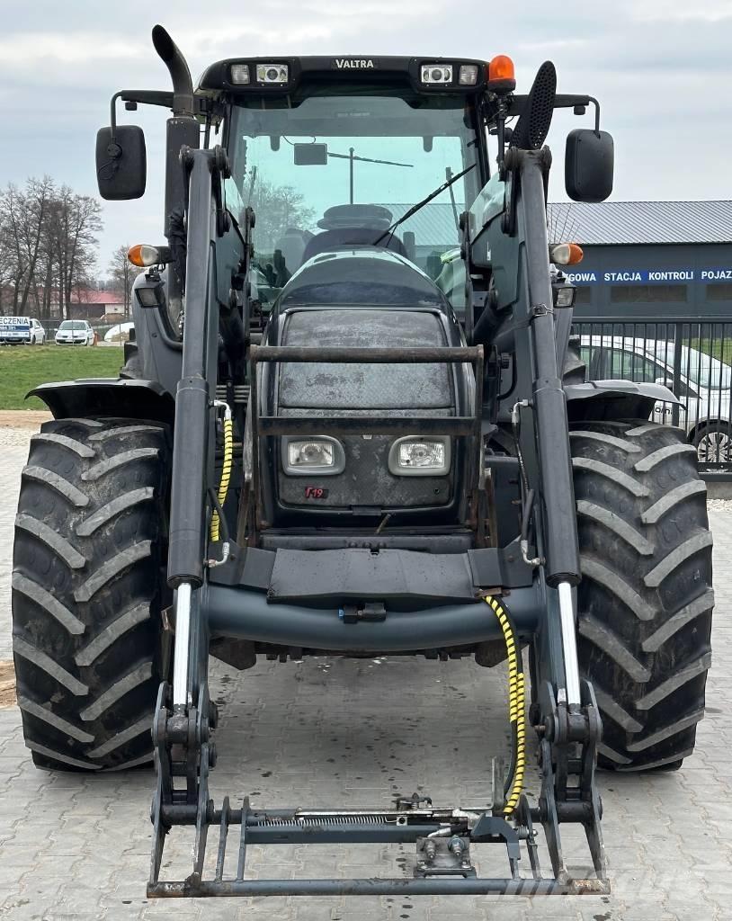 Valtra T 191 Traktori