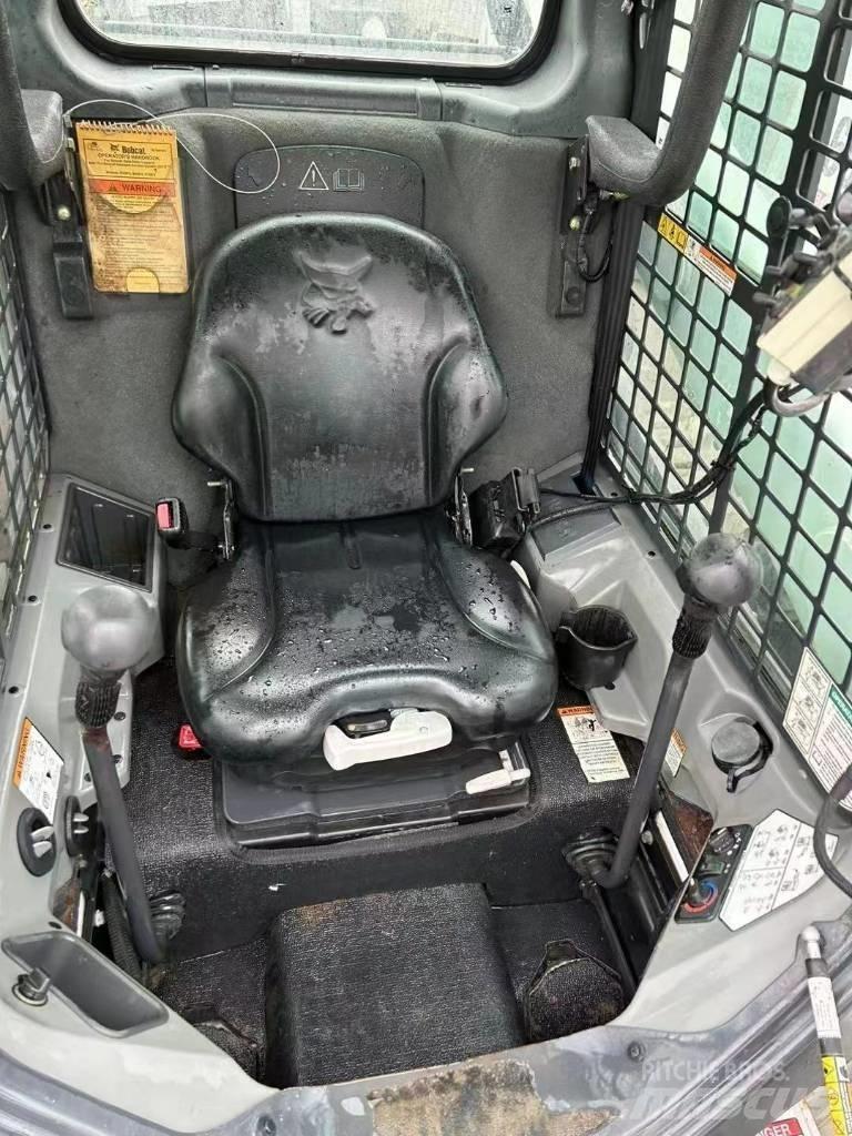 Bobcat S 750 Skid steer mini utovarivači