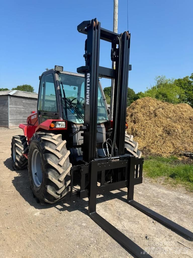 Manitou M 26.4 Terenski viličar