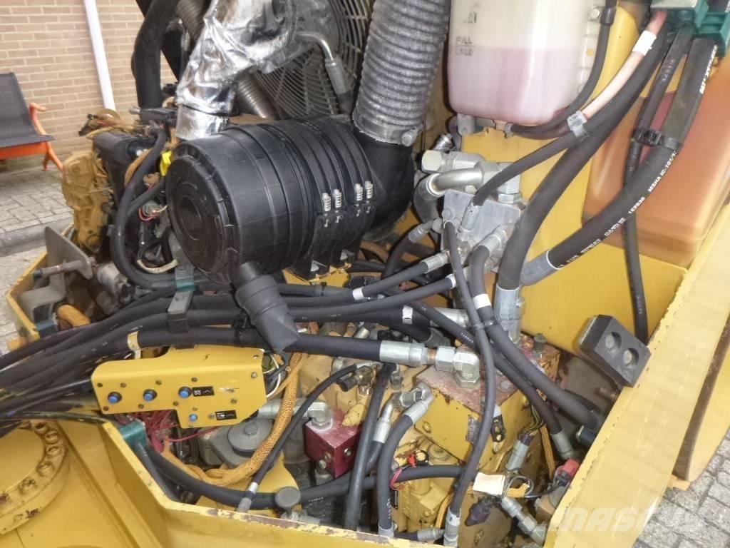 CAT CB 534 D Valjci sa dvojnim bubnjem