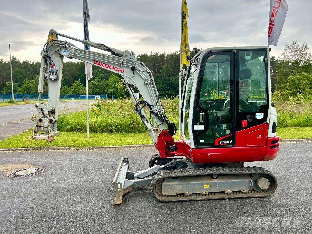 Takeuchi TB 235-2 V3 Mini bageri <7t
