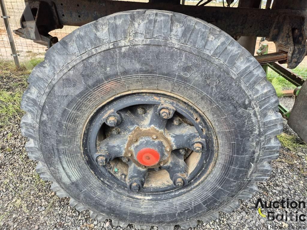 MAZ 8926 Poluprikolice sa ceradom