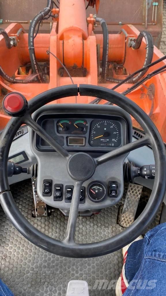 Hitachi LX 210 E Utovarivači na kotačima